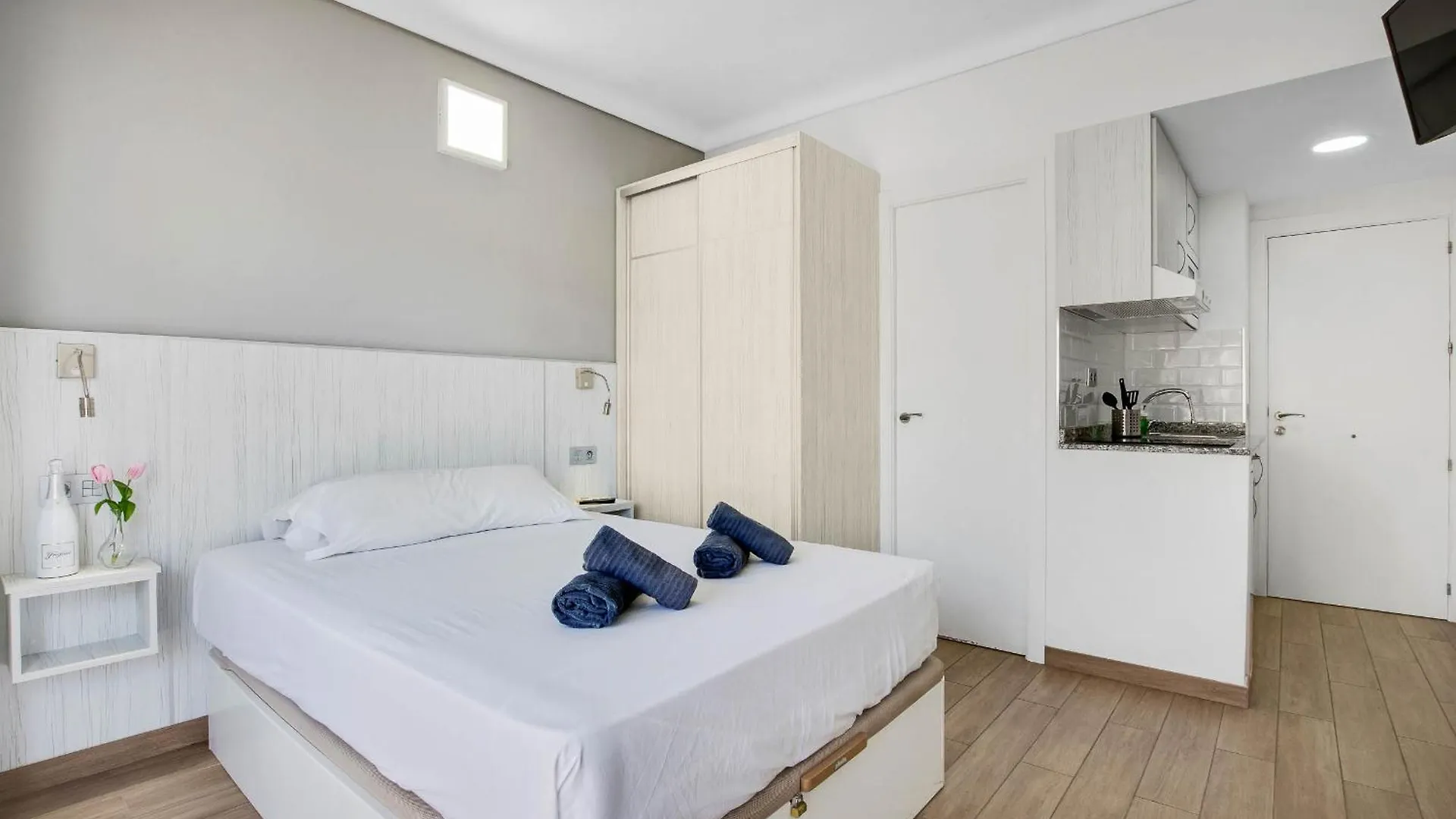 Carihuela Palace 417 By Ivi Real Estate Torremolinos Apartment